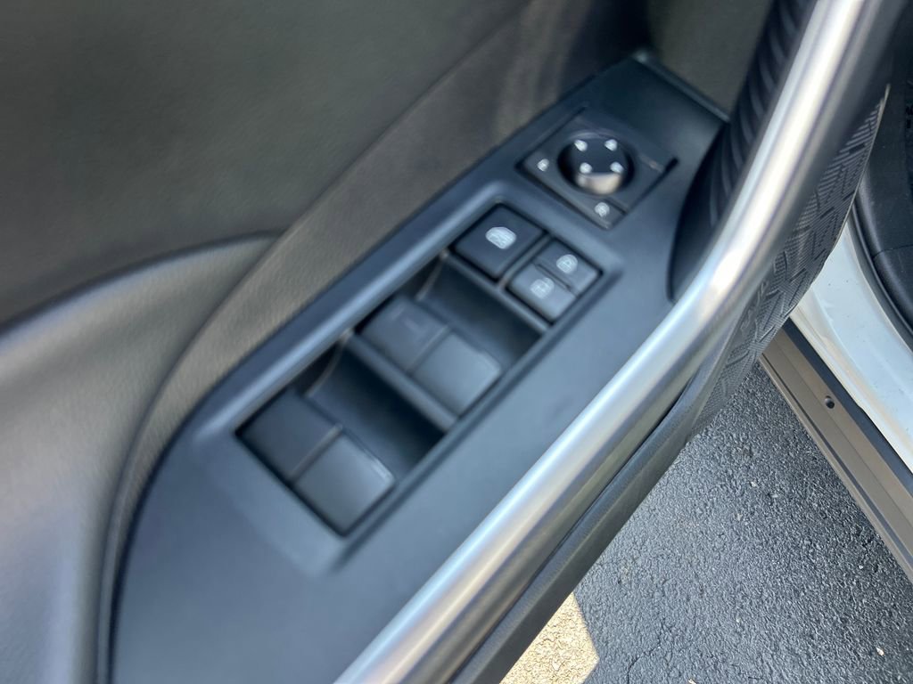 Certified 2021 Toyota RAV4 LE AWD/4WD image 20