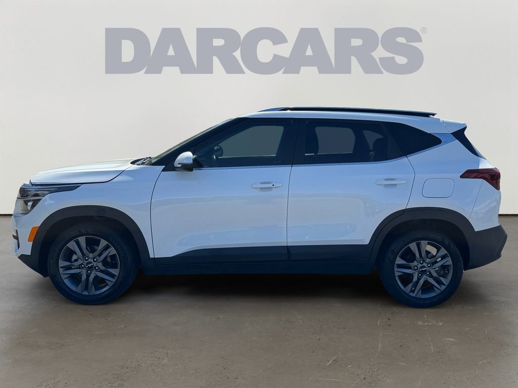Used 2023 Kia Seltos S w/ Navigation Package FWD image 4