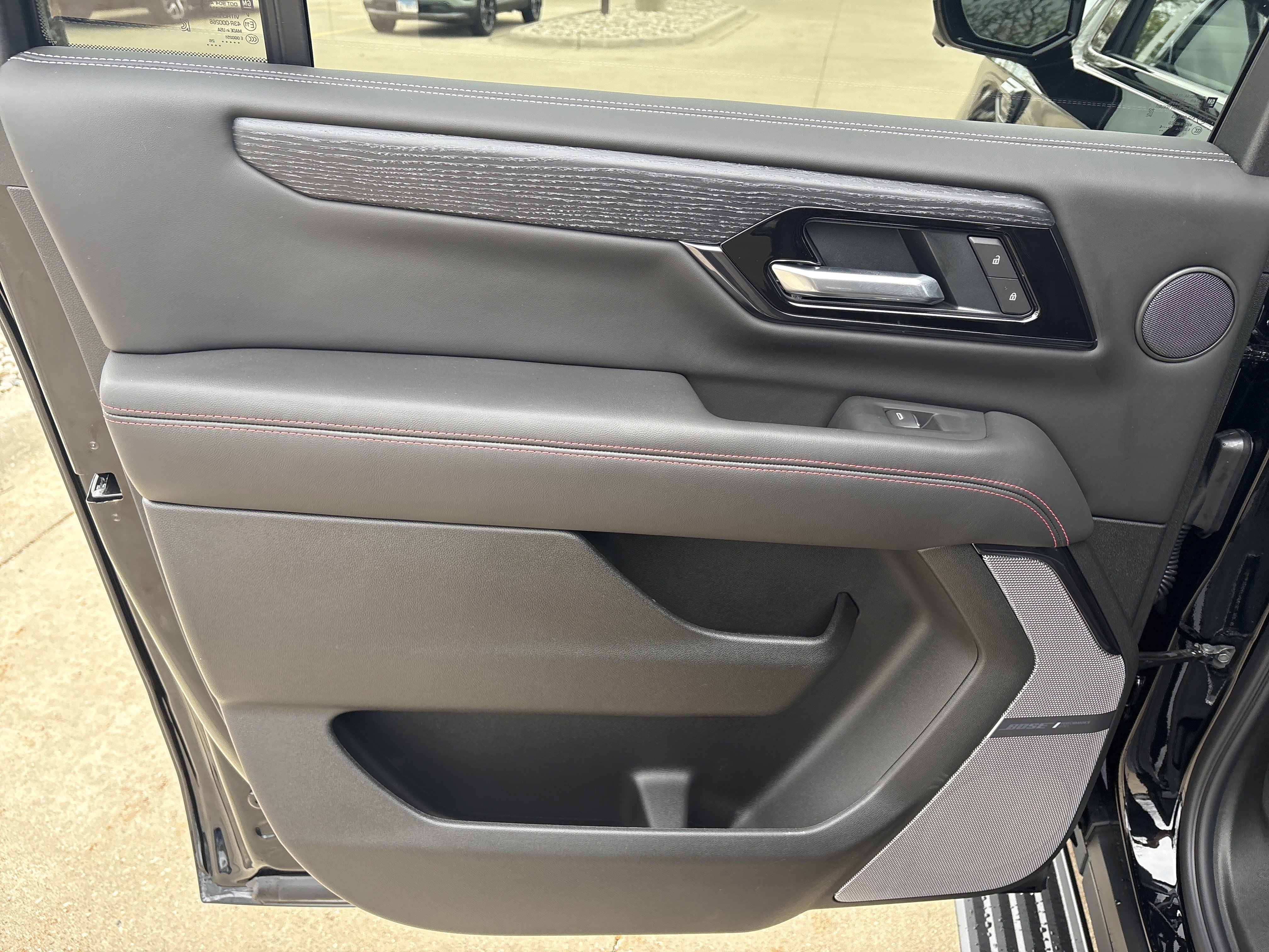New 2026 GMC Yukon XL AT4 Ultimate AWD/4WD image 12