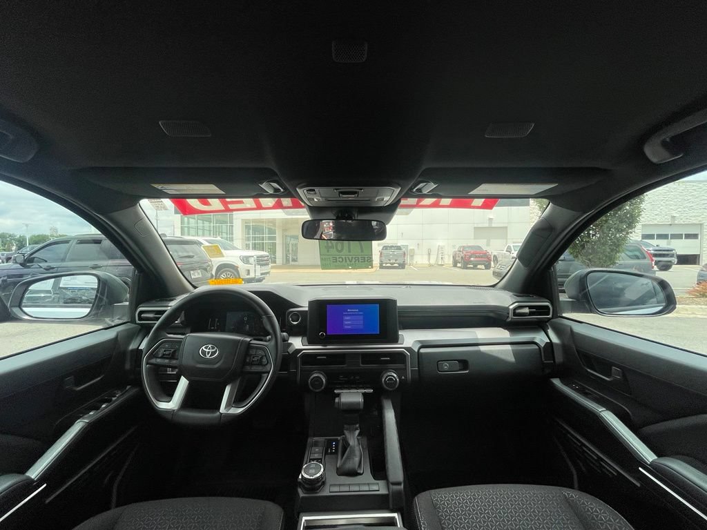 Used 2025 Toyota 4Runner SR5 AWD/4WD image 26
