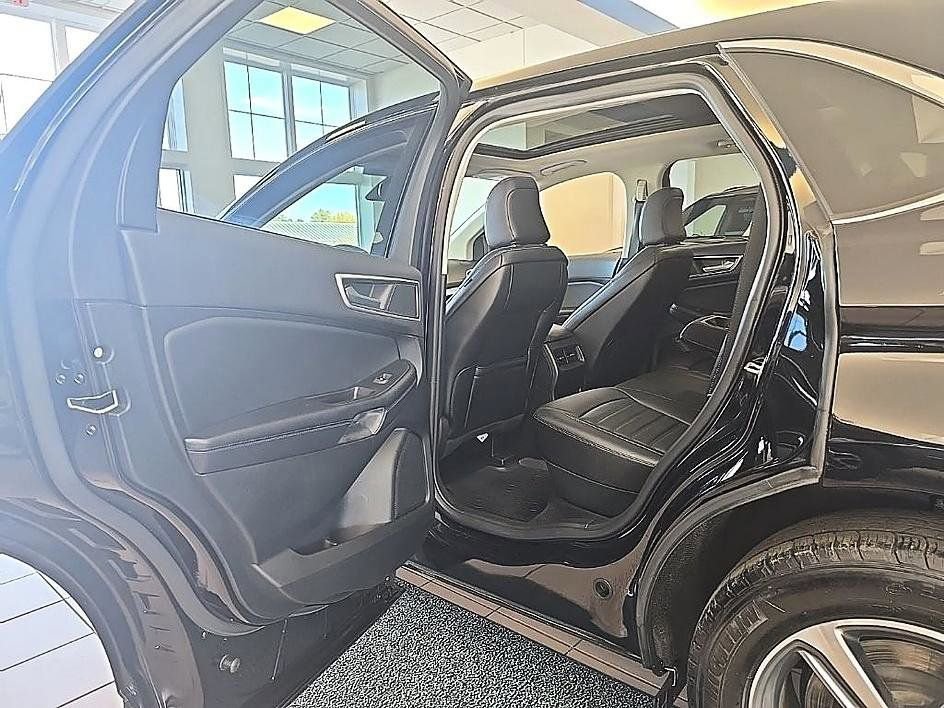 Used 2023 Ford Edge SEL w/ Convenience Package image 28