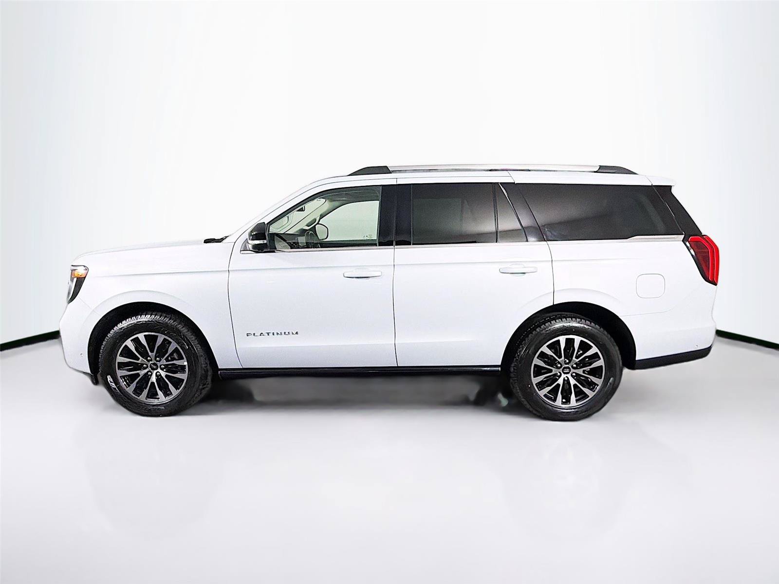 Used 2025 Ford Expedition Platinum AWD/4WD image 8