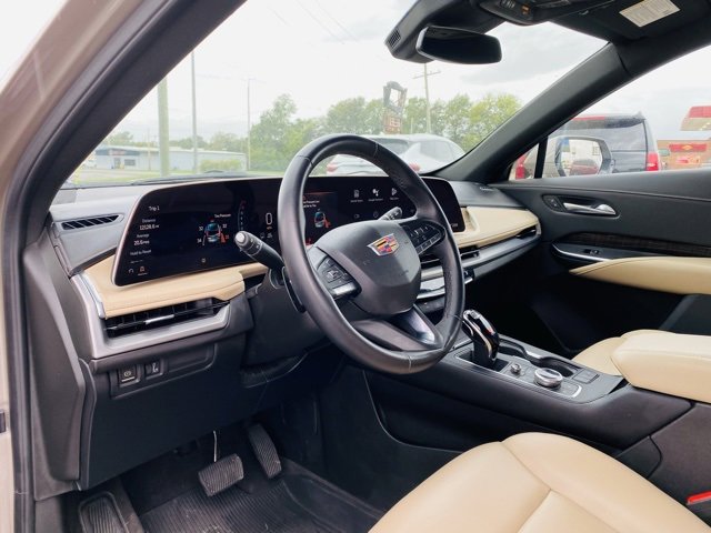 Used 2025 Cadillac XT4 Premium Luxury image 32