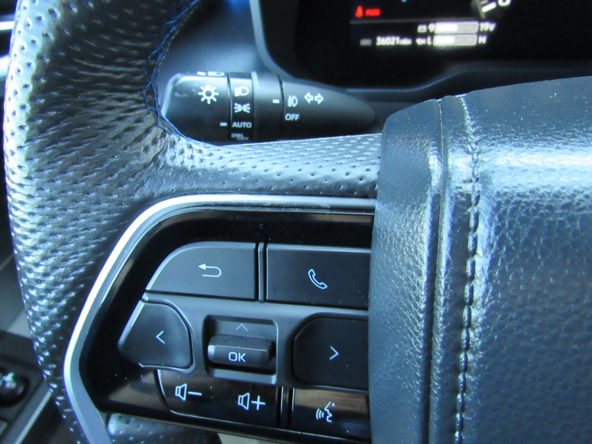 Used 2024 Toyota Sequoia Platinum AWD/4WD image 18