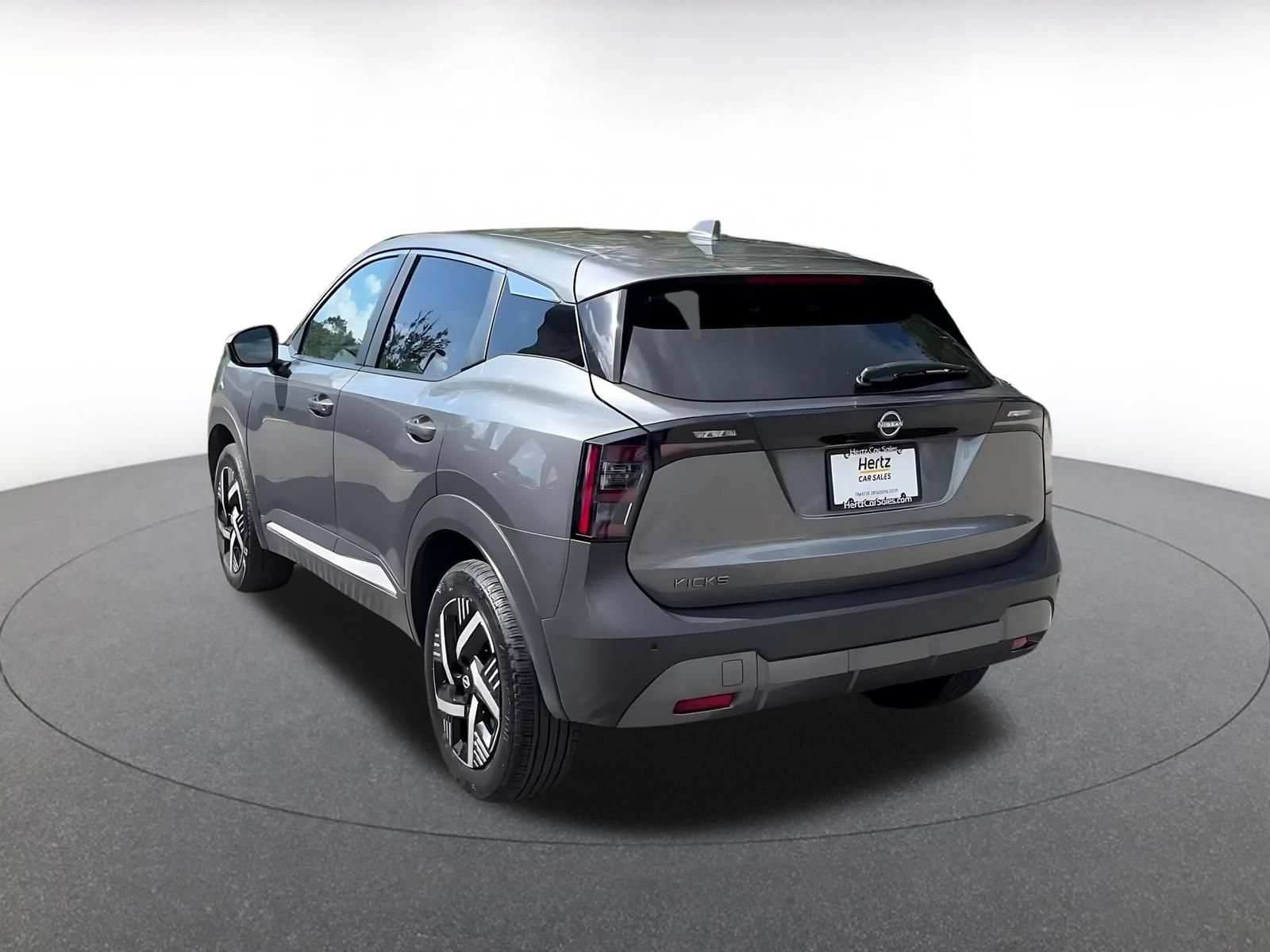 Used 2025 Nissan Kicks SV FWD image 10