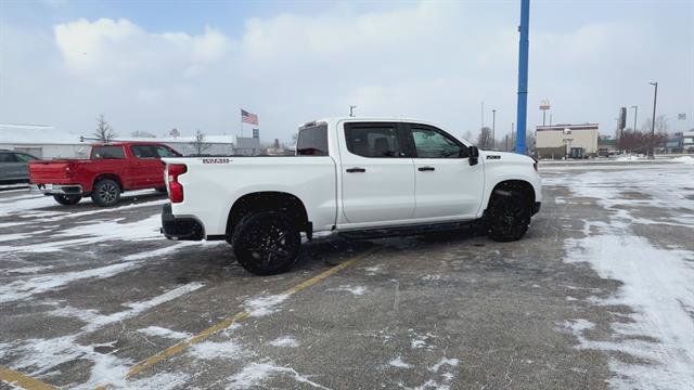 Used 2023 Chevrolet Silverado 1500 Custom Trail Boss w/ LPO, Dark Essentials Package image 9