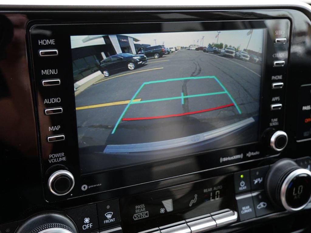 Used 2022 Toyota Highlander XLE AWD/4WD image 32