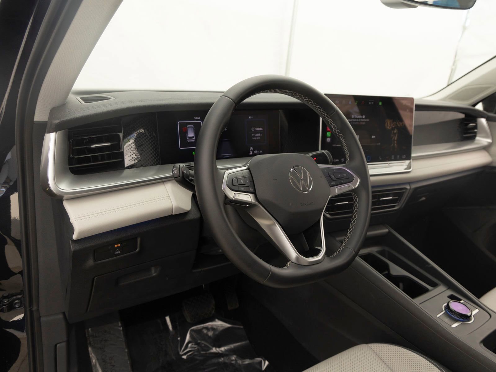 Used 2025 Volkswagen Tiguan SE image 15