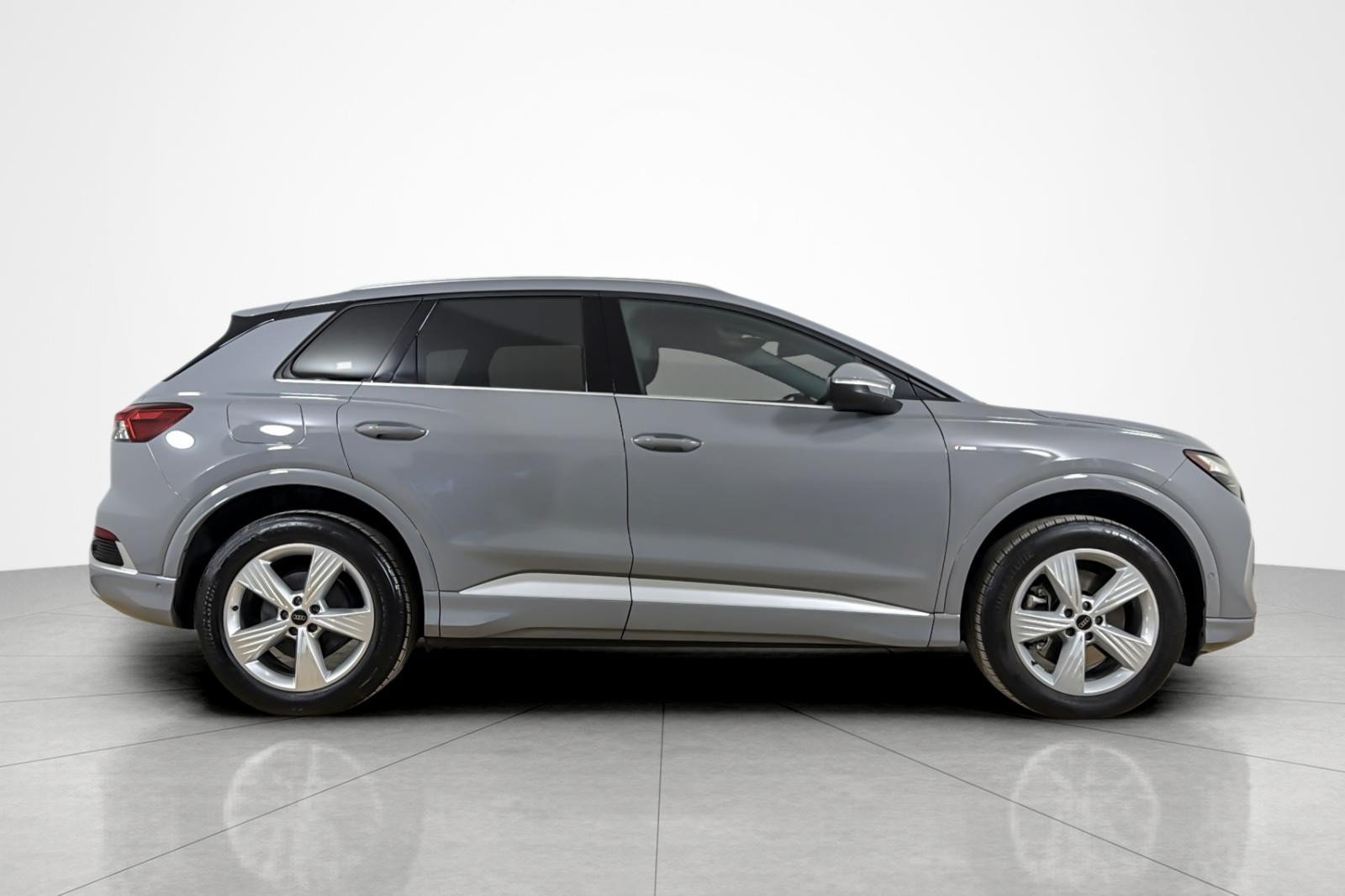 Certified 2023 Audi Q4 e-tron Premium Plus w/ Premium Plus AWD/4WD image 6