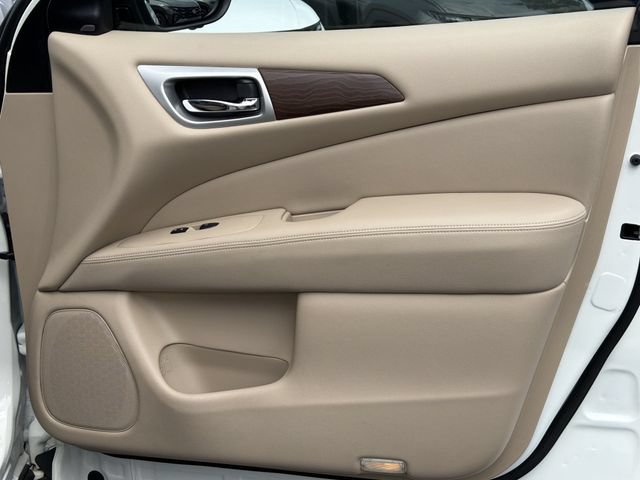 Used 2020 Nissan Pathfinder Platinum AWD/4WD image 14