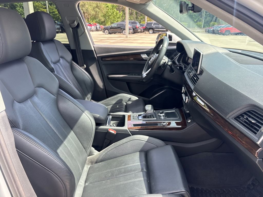 Used 2020 Audi Q5 2.0T Premium Plus w/ Premium Plus Package AWD/4WD image 29