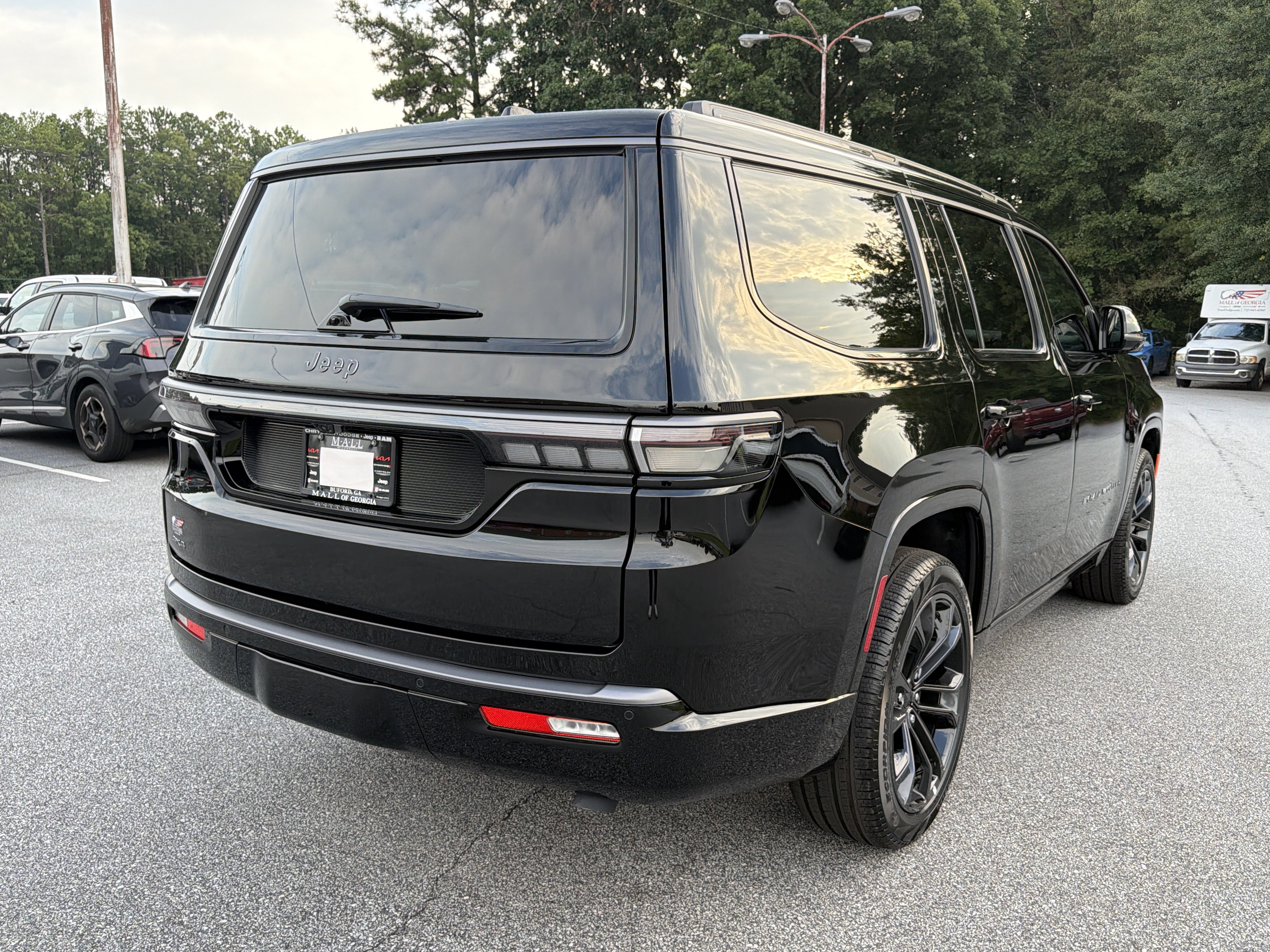 New 2026 Jeep Grand Wagoneer Summit AWD/4WD image 5