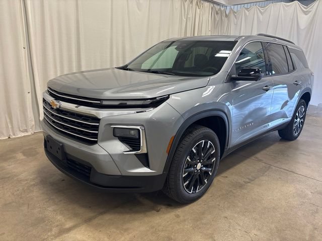 New 2026 Chevrolet Traverse LT w/ Sun and Wheel Package AWD/4WD image 9