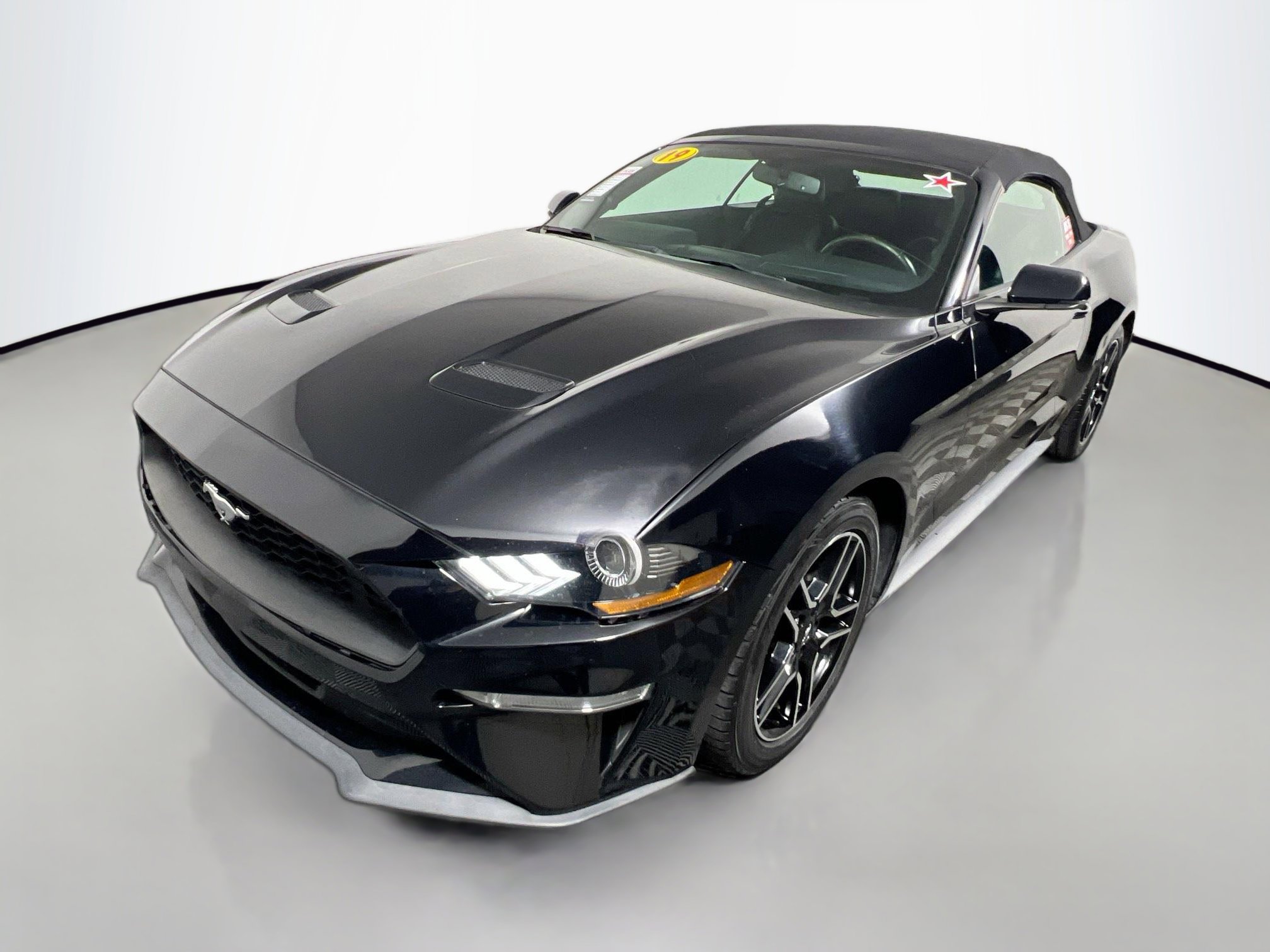 Used 2019 Ford Mustang Premium image 9