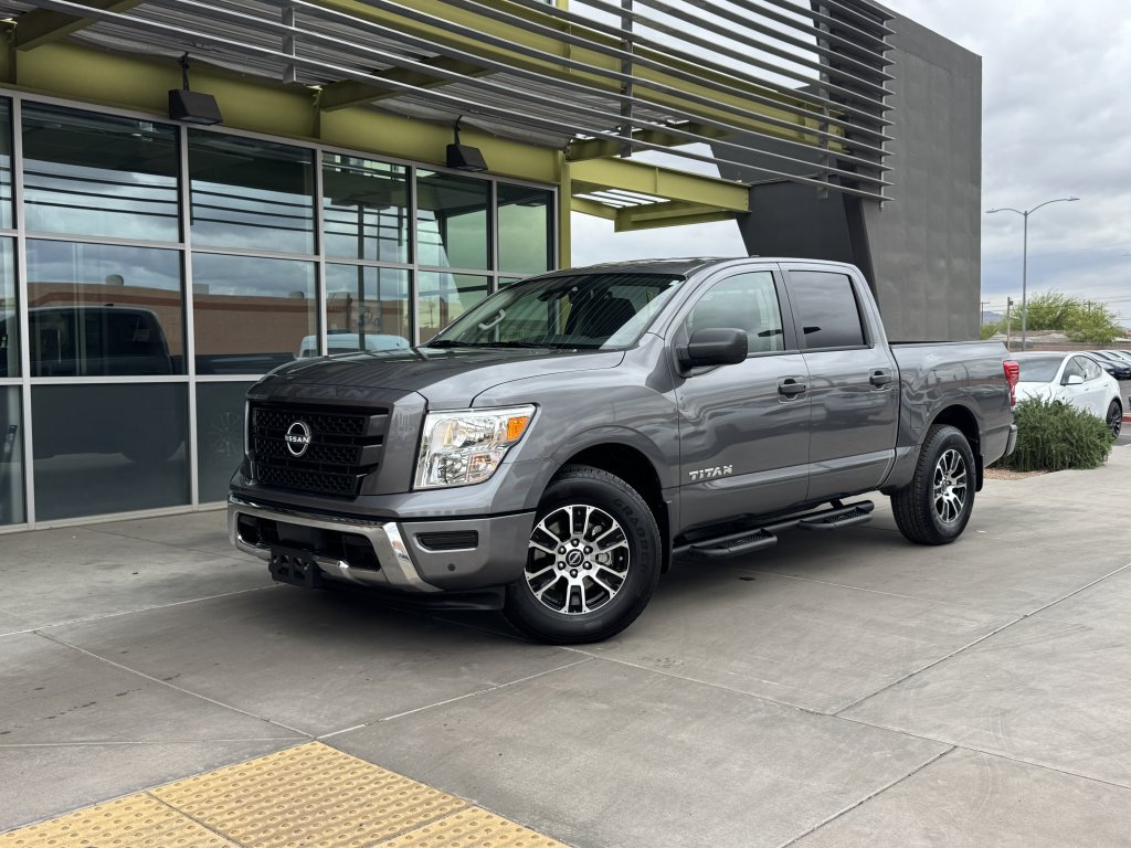 Used 2024 Nissan Titan SV w/ SV Convenience Package RWD image 1