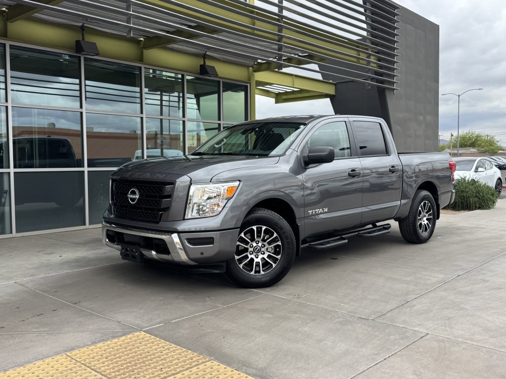 Used 2024 Nissan Titan SV w/ SV Convenience Package