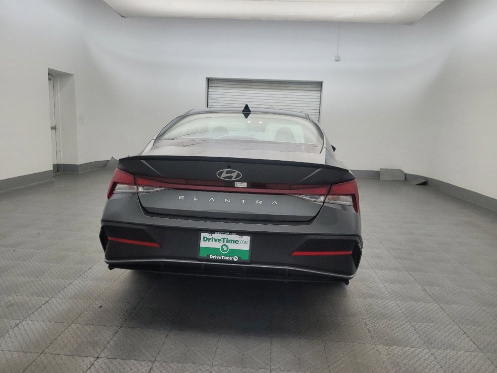Used 2025 Hyundai Elantra Sport image 7