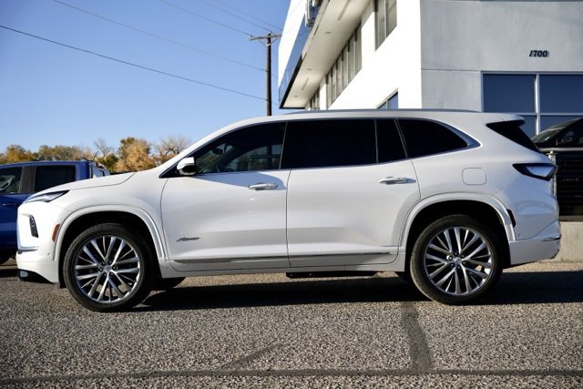 Used 2025 Buick Enclave Avenir w/ Super Cruise Package image 6