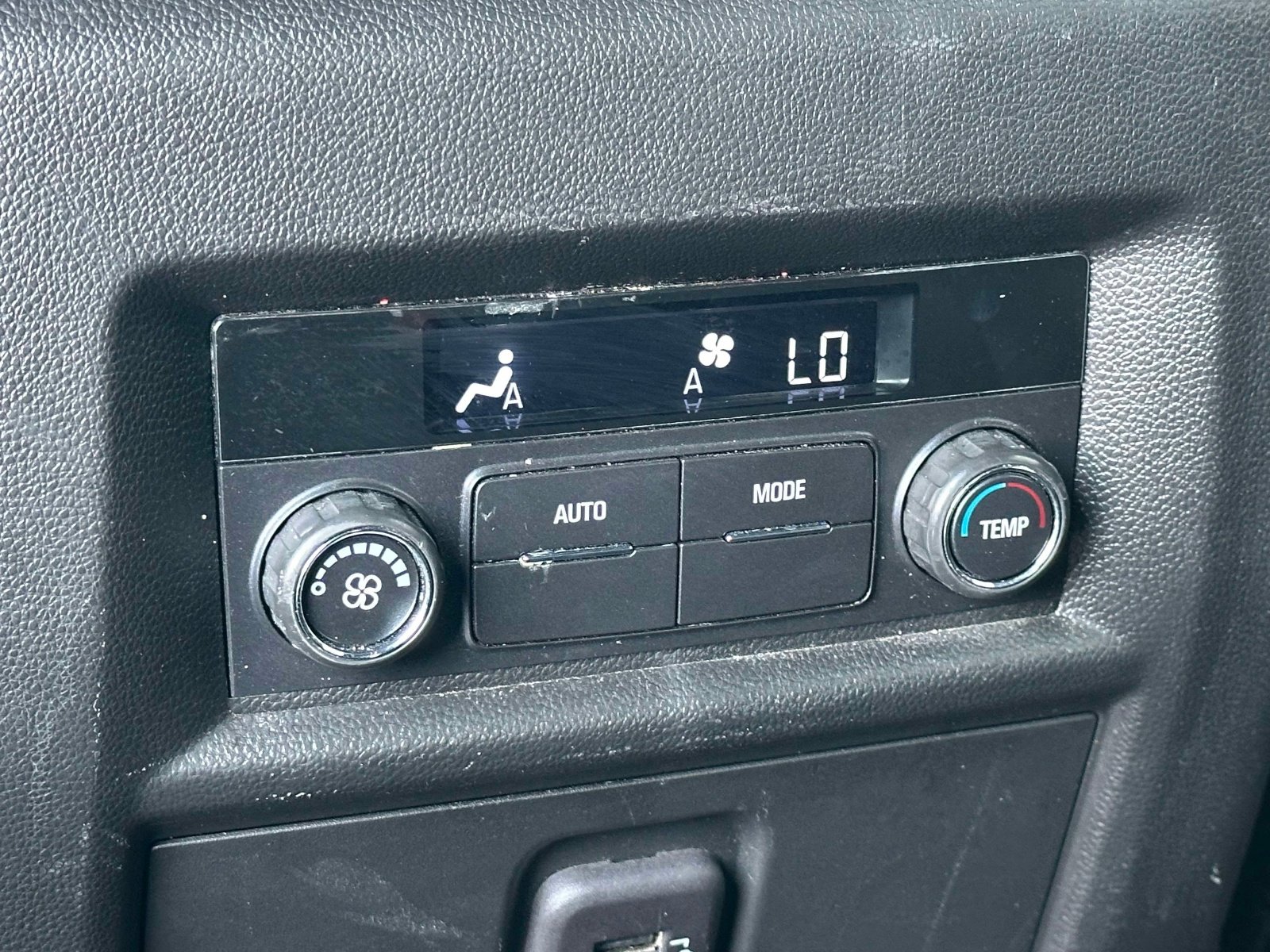 Used 2023 Chevrolet Traverse LT AWD/4WD image 10