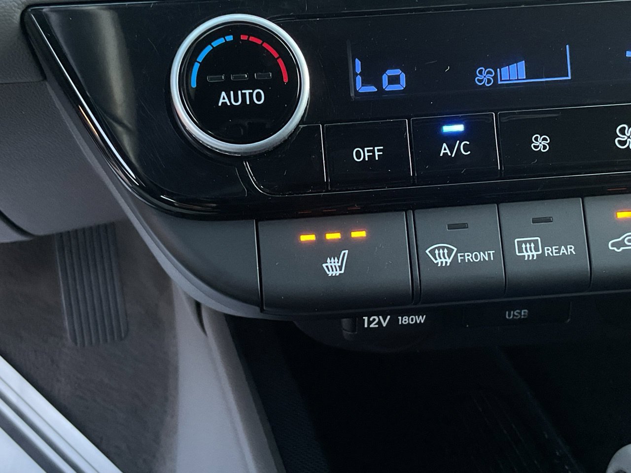 Used 2025 Hyundai Elantra SEL FWD image 26