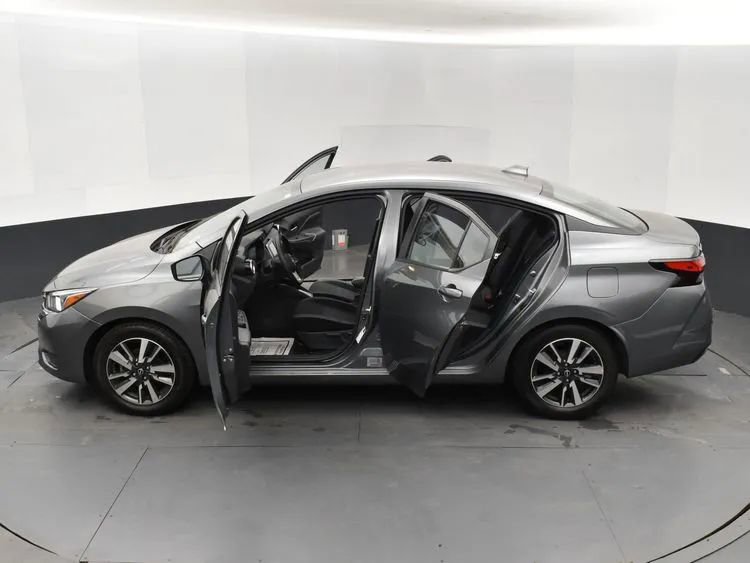 Used 2024 Nissan Versa SV image 7
