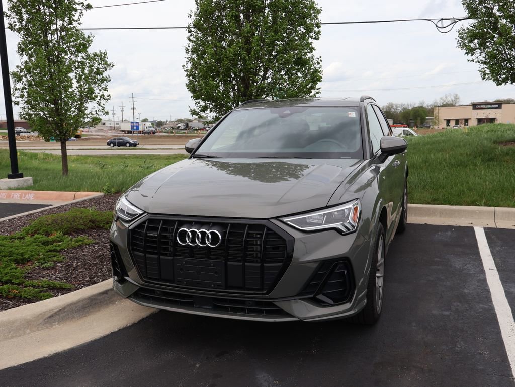 Used 2024 Audi Q3 2.0T Premium Plus image 1
