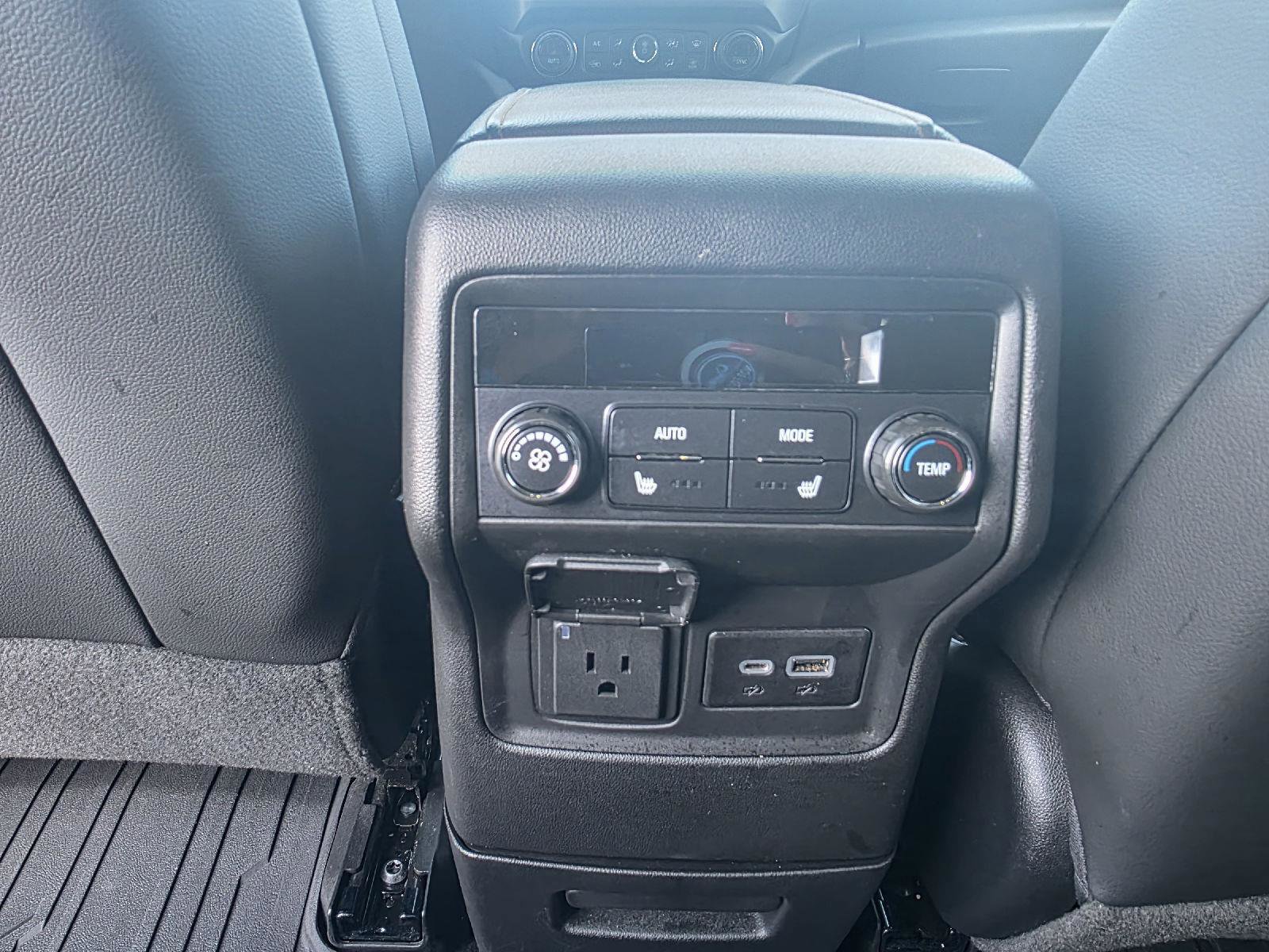 Used 2023 GMC Acadia AT4 w/ Technology Package AWD/4WD image 12