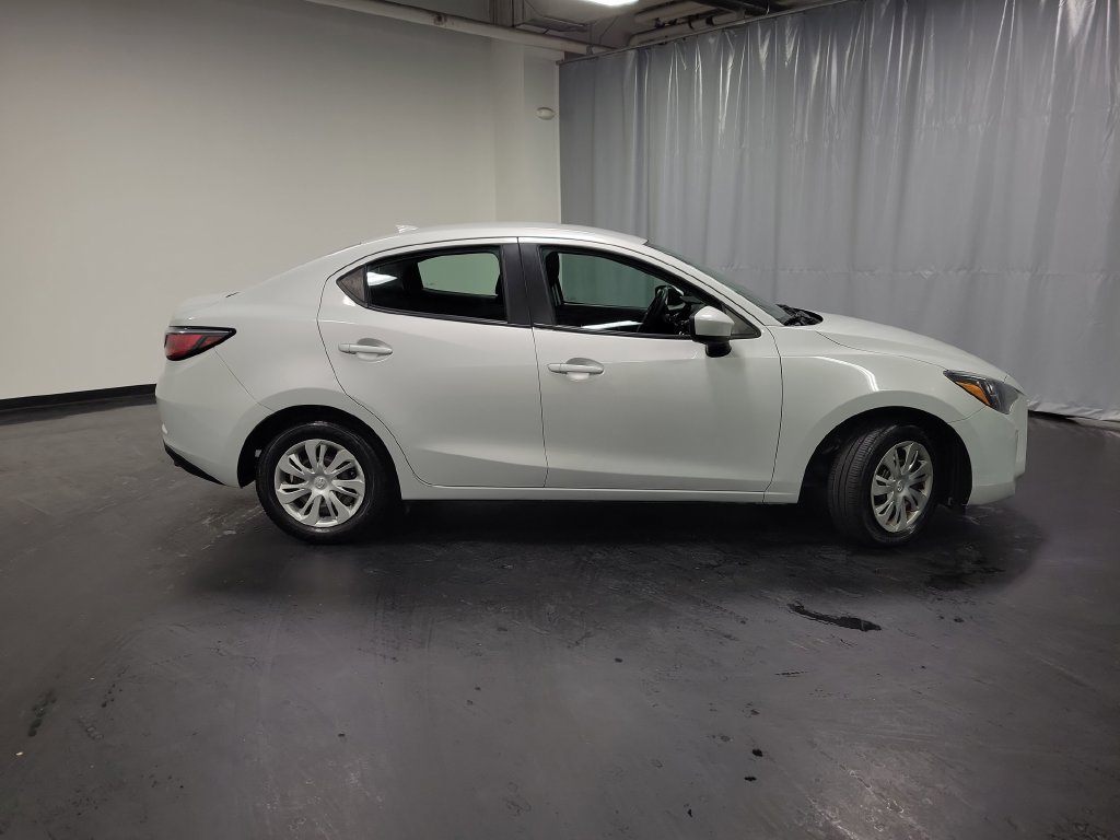Used 2019 Toyota Yaris L FWD image 9