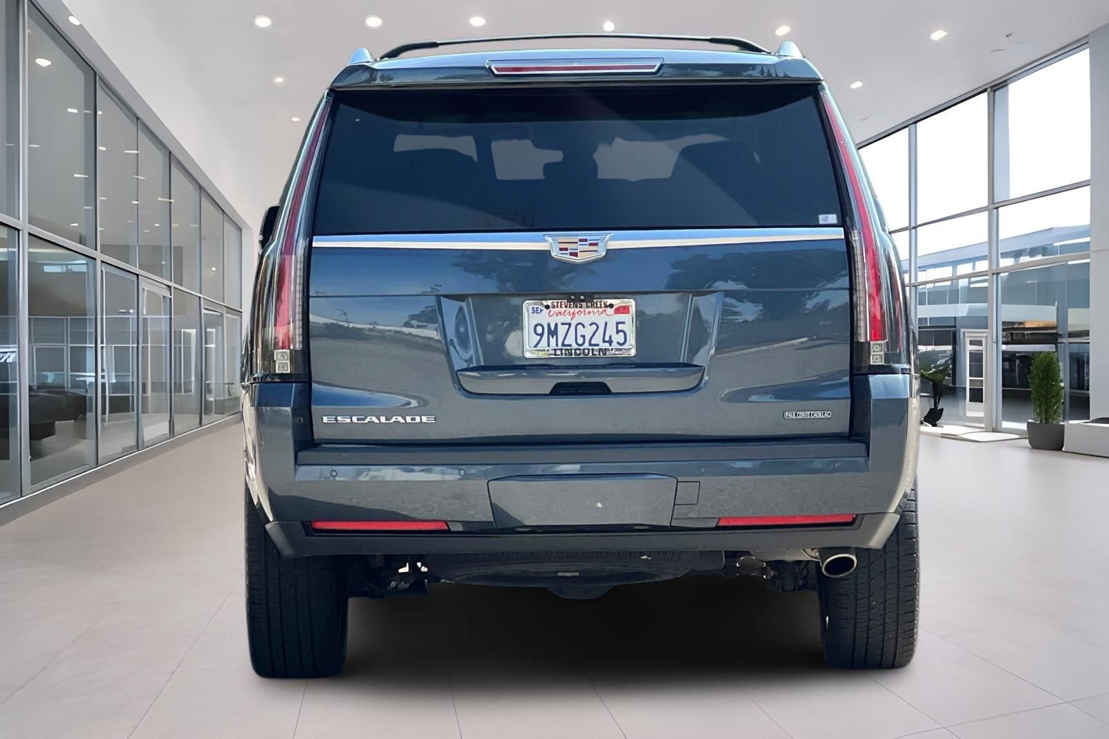 Used 2020 Cadillac Escalade Luxury AWD/4WD image 5