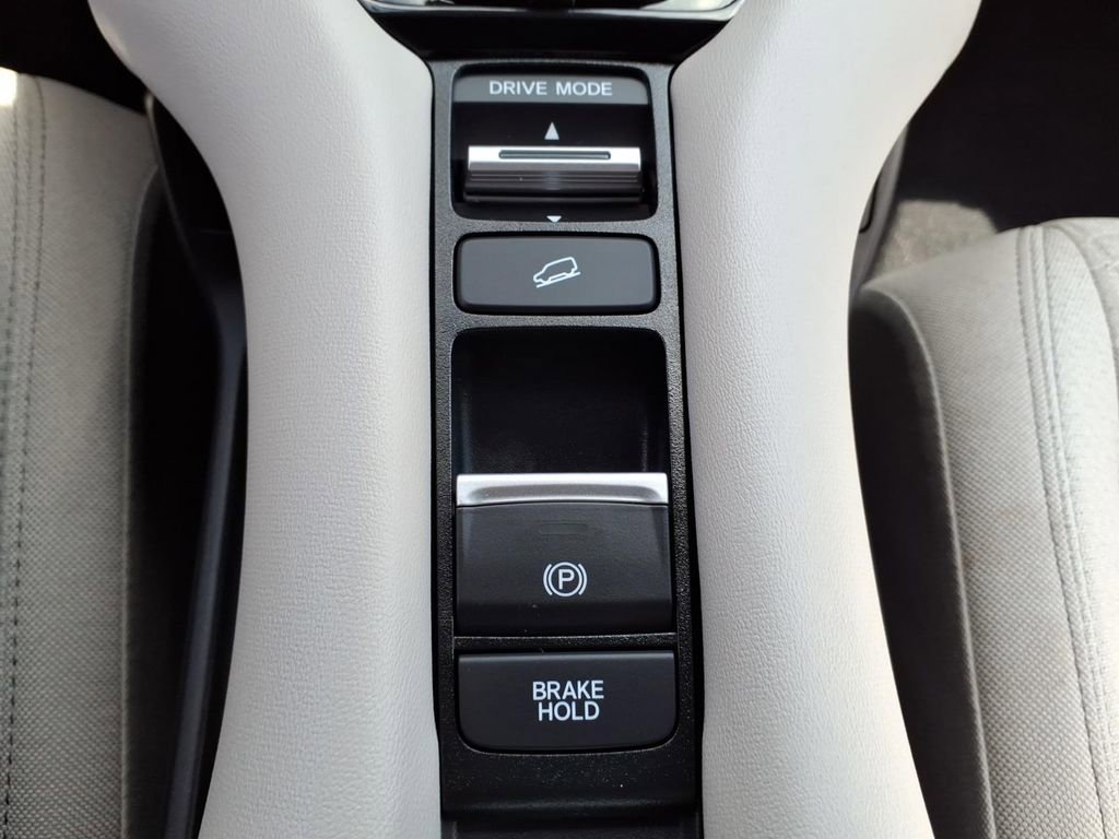Used 2025 Honda HR-V LX image 26