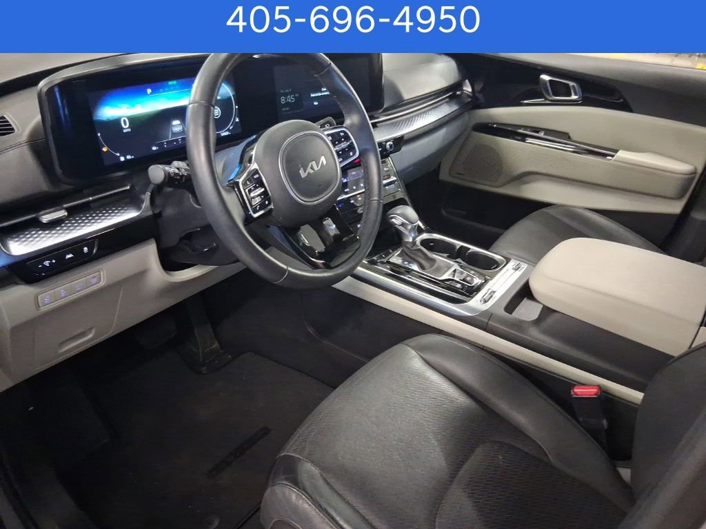 Used 2023 Kia Carnival SX Prestige image 6
