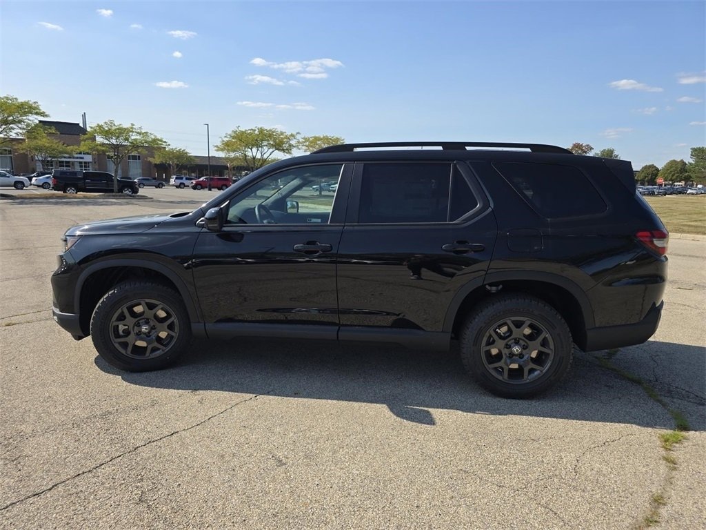 New 2025 Honda Pilot TrailSport image 17