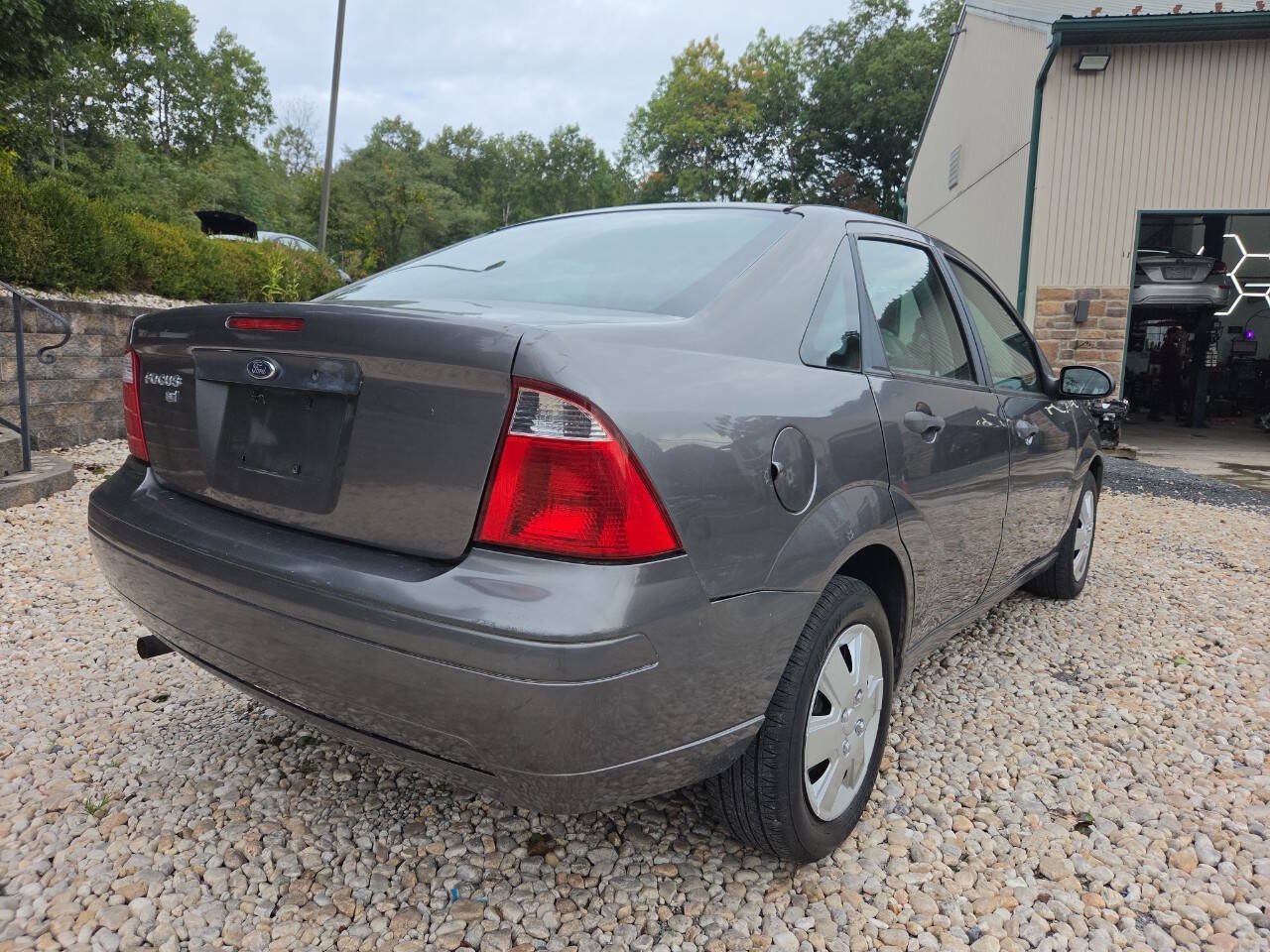 Used 2007 Ford Focus SE FWD image 6