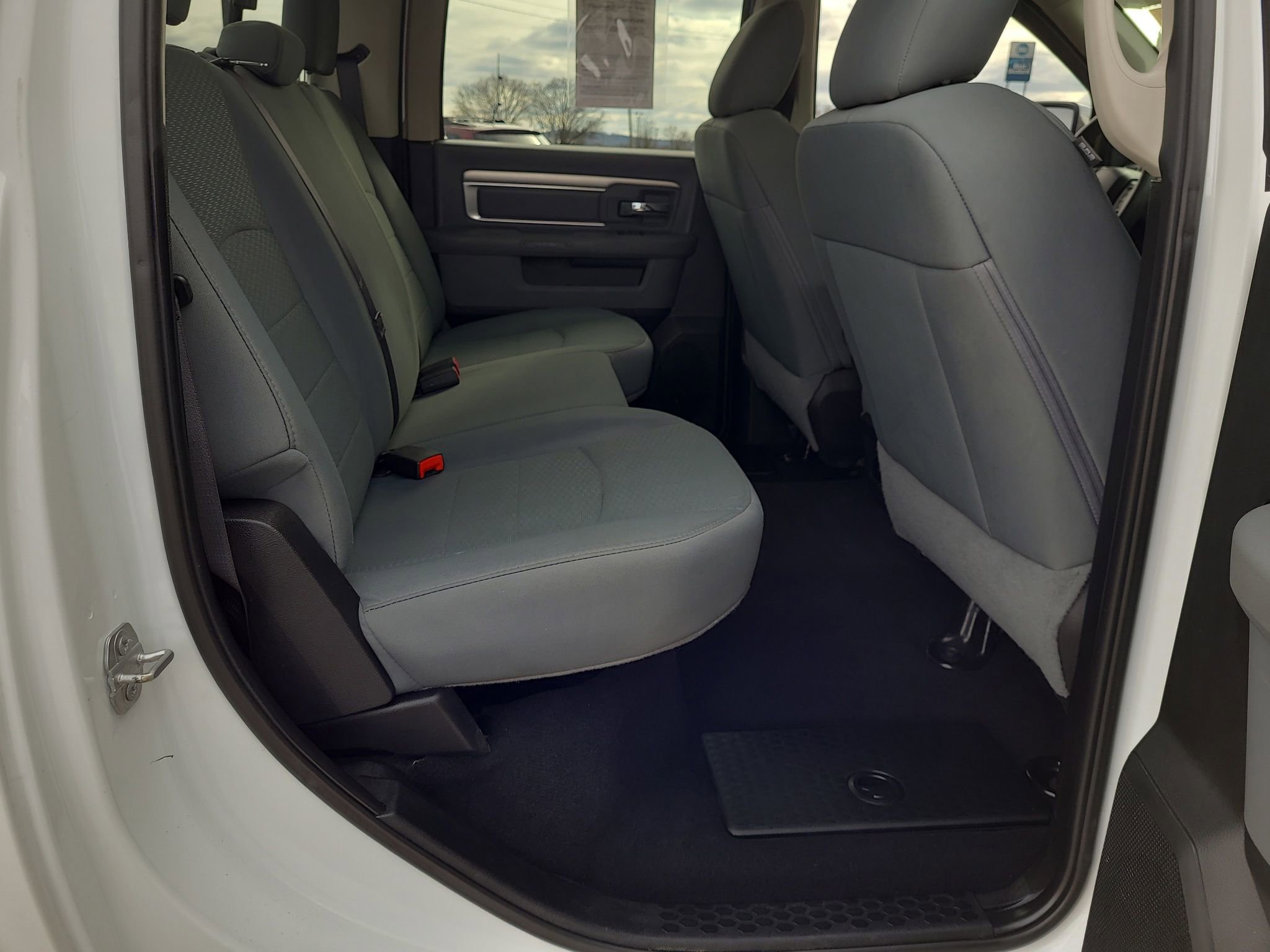 Used 2019 RAM 1500 Classic SLT image 25