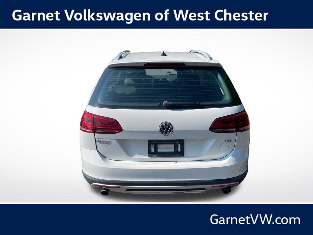 Used 2017 Volkswagen Golf Alltrack S AWD/4WD image 4