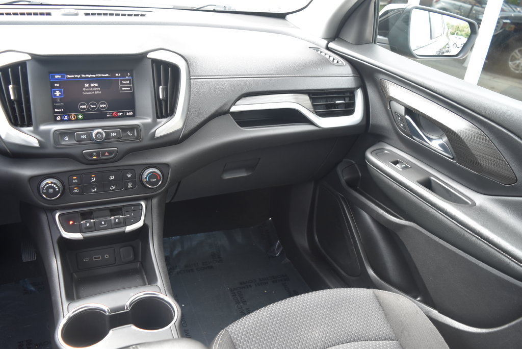 Used 2024 GMC Terrain SLE AWD/4WD image 12