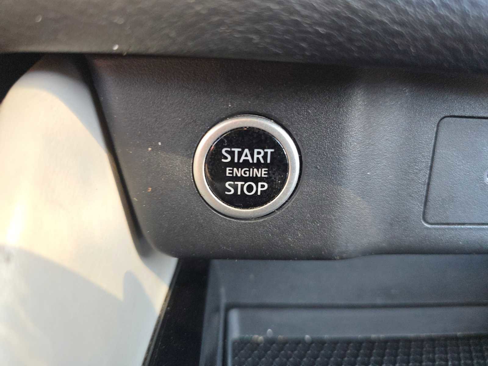 Used 2022 Nissan Rogue SL image 30