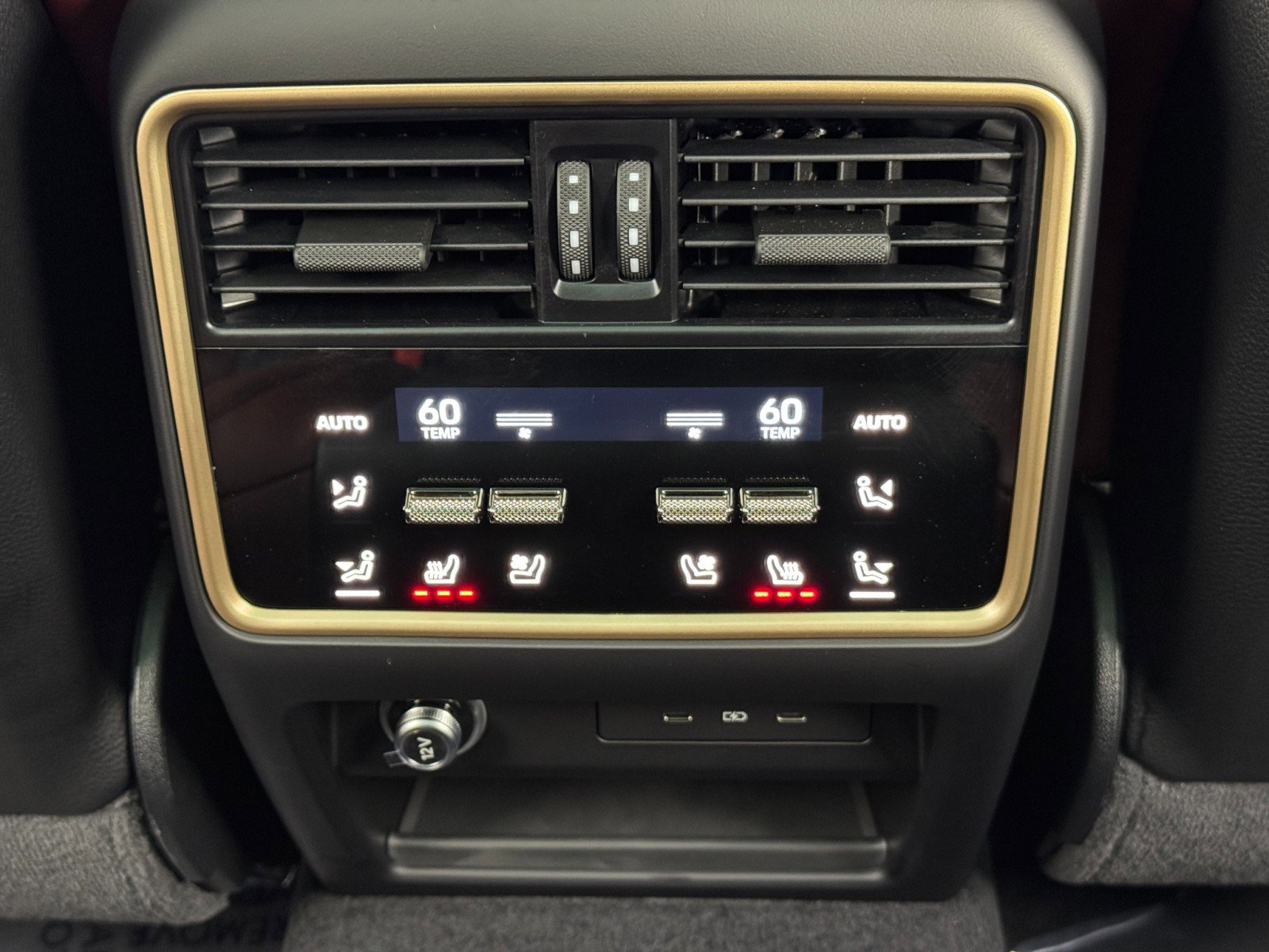 Used 2025 Porsche Cayenne Turbo image 40