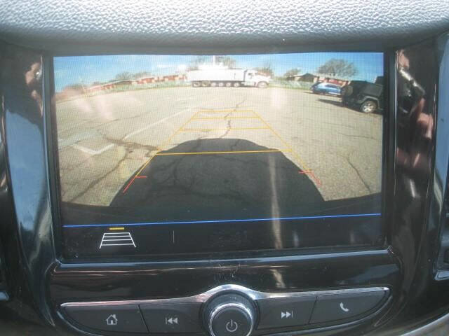 Used 2018 Chevrolet Trax LT w/ LT Convenience Package image 21