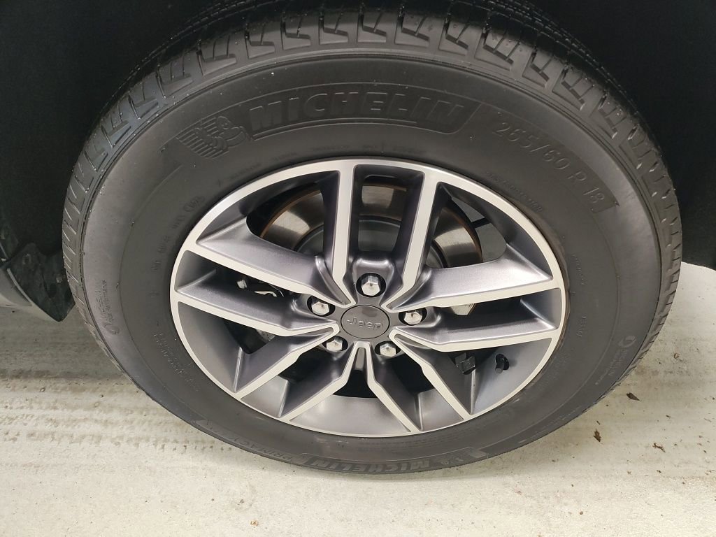 Used 2022 Jeep Grand Cherokee Limited image 19