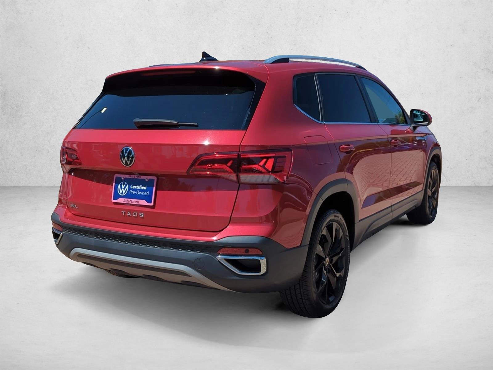 Used 2022 Volkswagen Taos SEL w/ Panoramic Sunroof Package FWD image 8