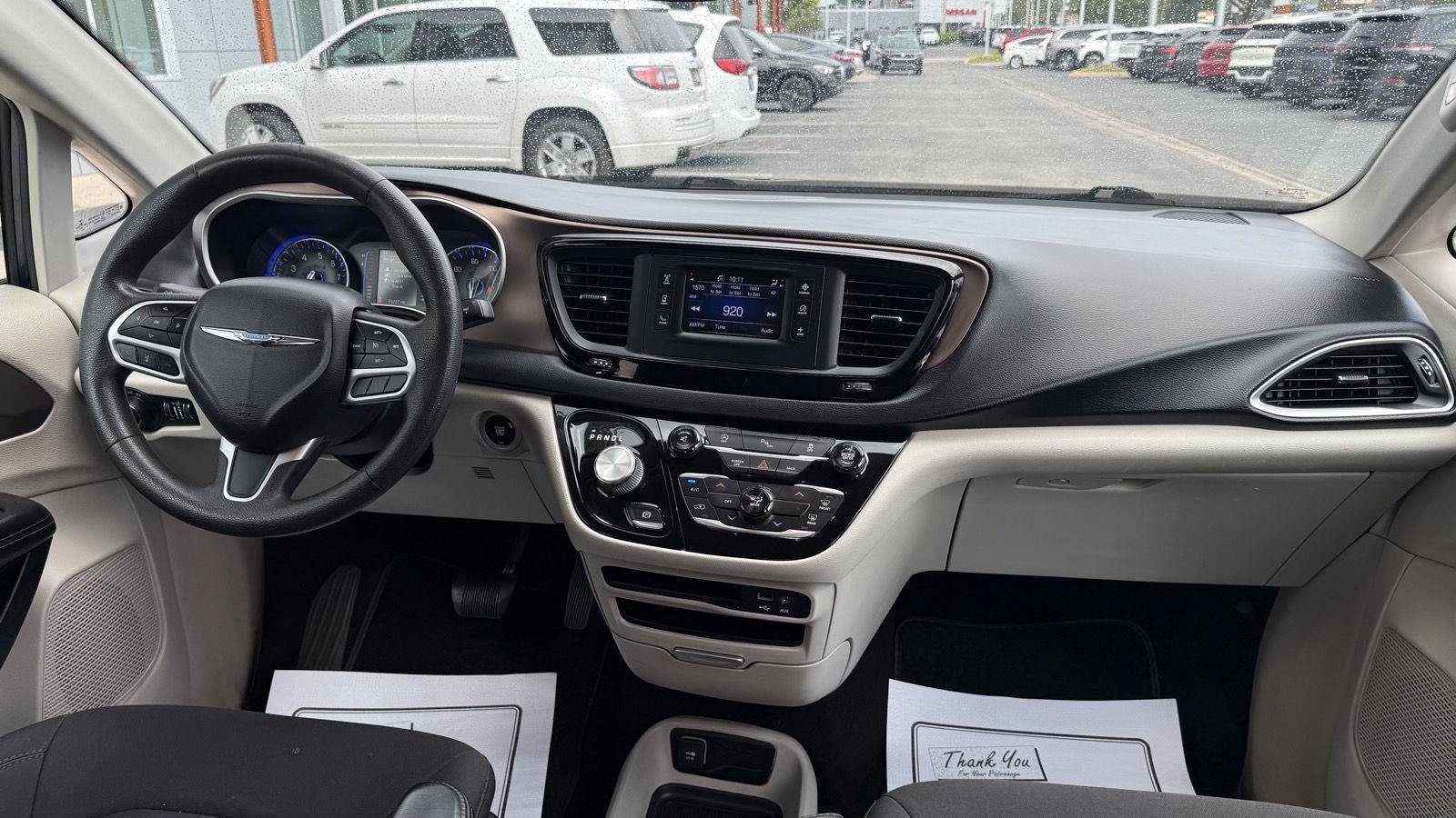 Used 2017 Chrysler Pacifica LX FWD image 18