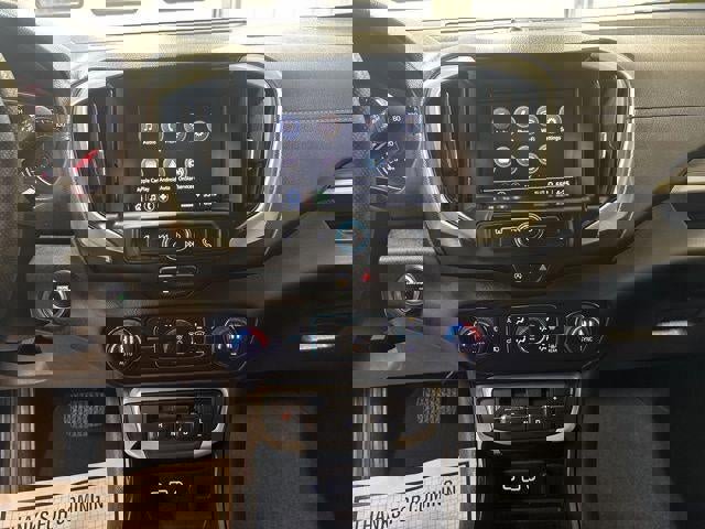 Used 2024 GMC Terrain SLE w/ Driver Convenience Package image 18