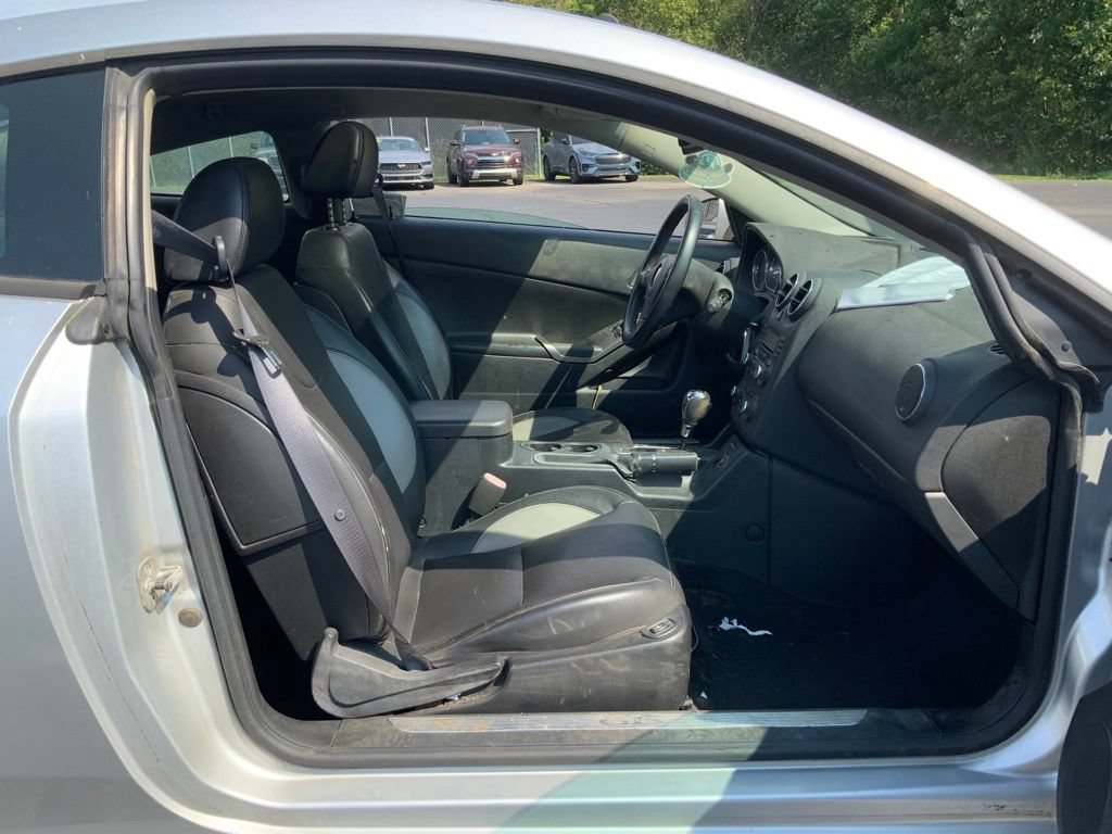 Used 2009 Pontiac G6 GXP w/ Sun And Sound Package FWD image 12