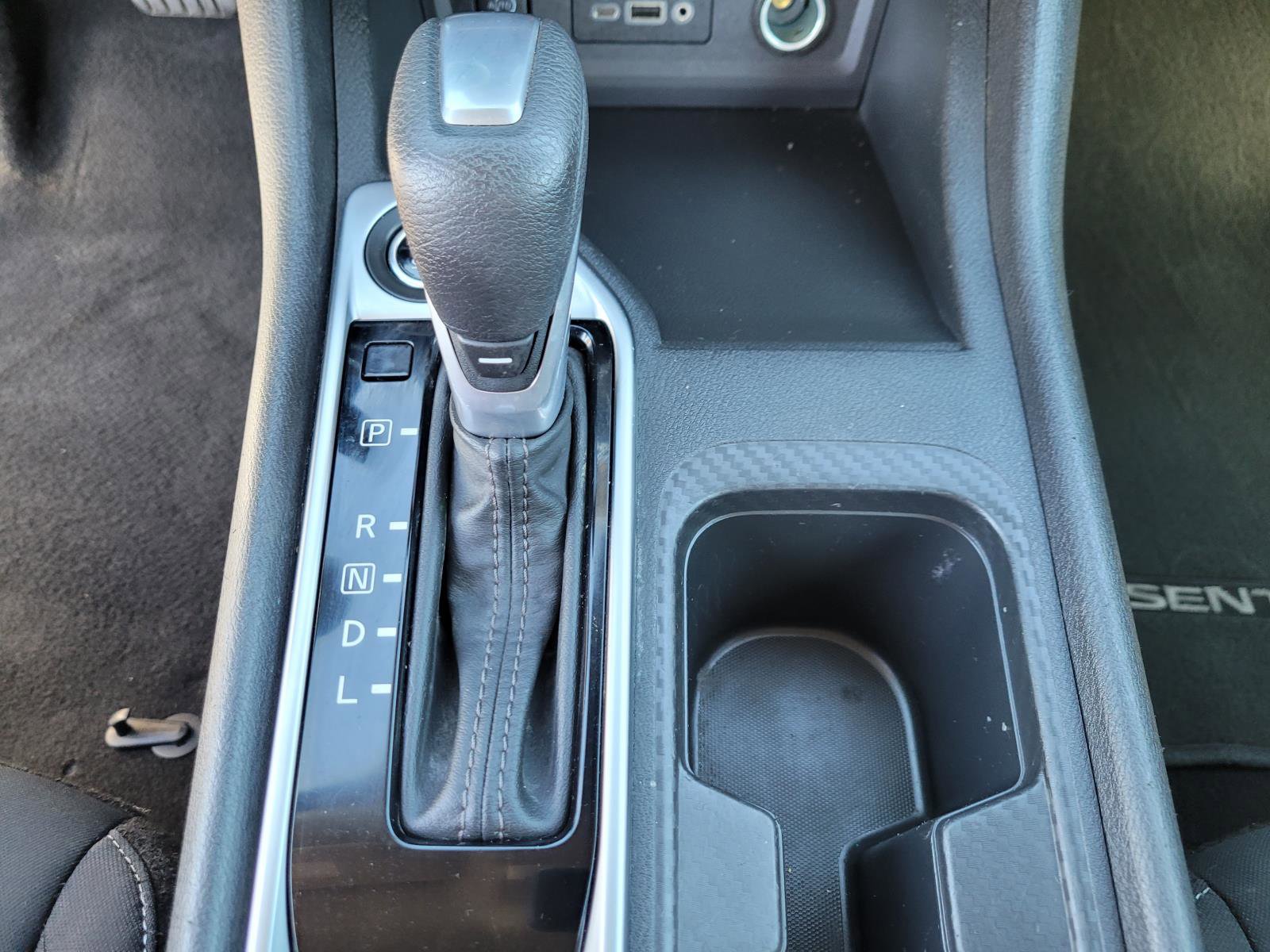 Used 2025 Nissan Sentra SV image 26