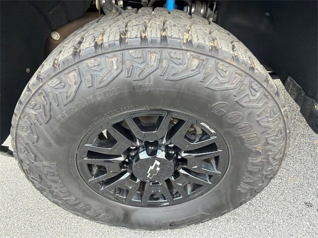 Used 2024 Chevrolet Silverado 2500 ZR2 w/ Technology Package image 11