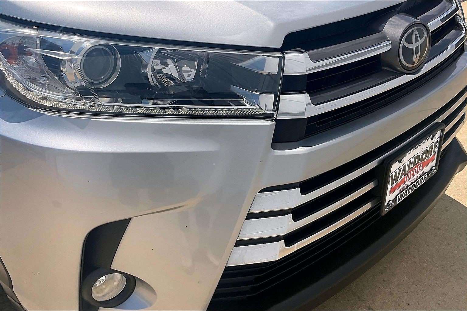 Used 2018 Toyota Highlander Limited AWD/4WD image 36