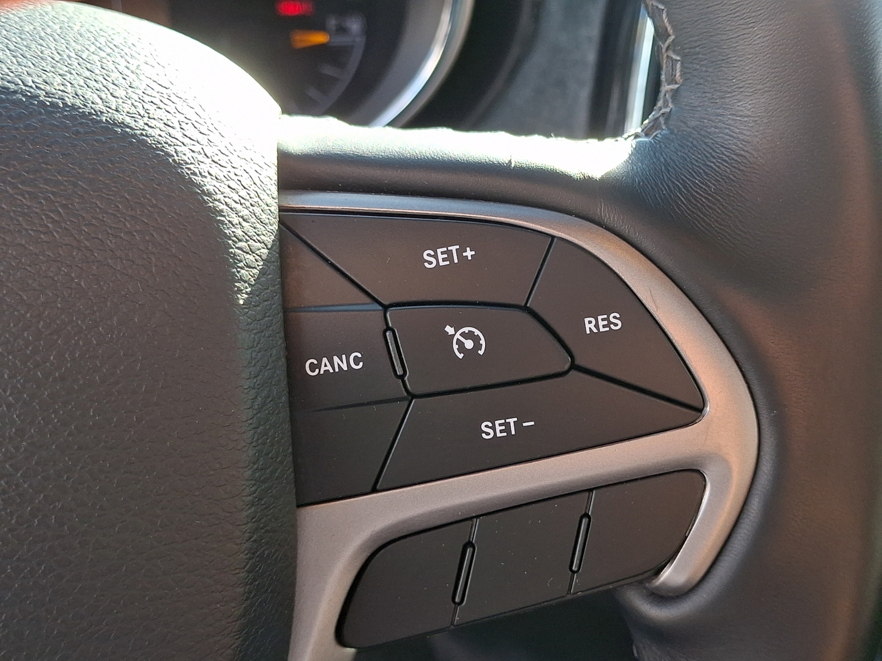 Certified 2021 Jeep Grand Cherokee Overland AWD/4WD image 21