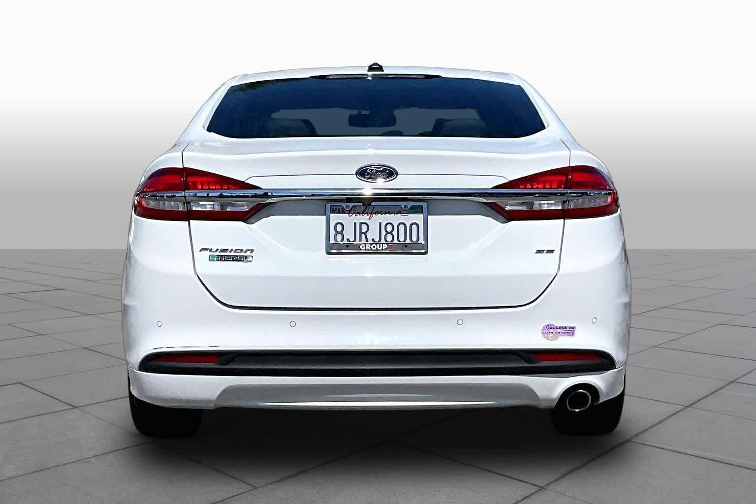 Used 2017 Ford Fusion Energi SE FWD image 4