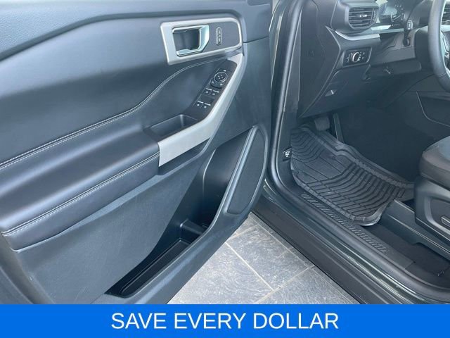 Used 2024 Ford Explorer XLT RWD image 18